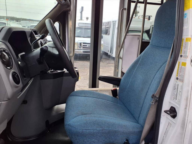 2013 Ford E-Series E-450 SD