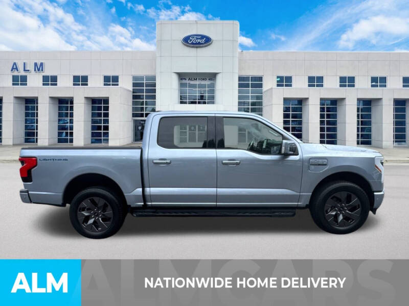 2022 Ford F-150 Lightning Lariat
