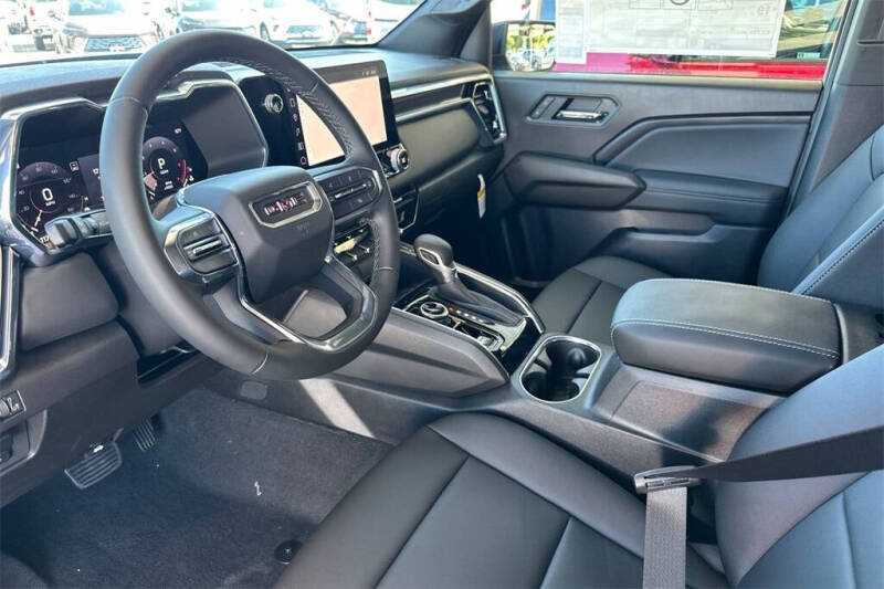 2025 GMC Canyon Elevation