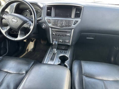 2020 Nissan Pathfinder SL