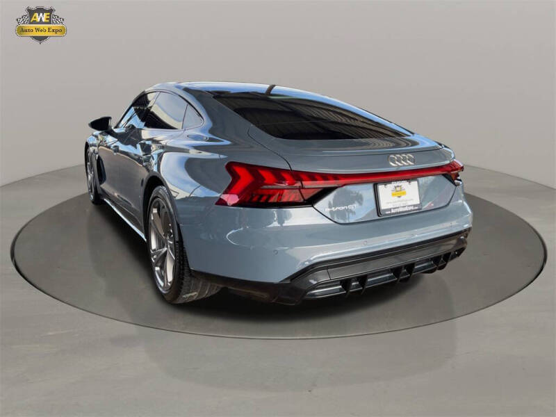 2022 Audi e-tron GT quattro Premium Plus