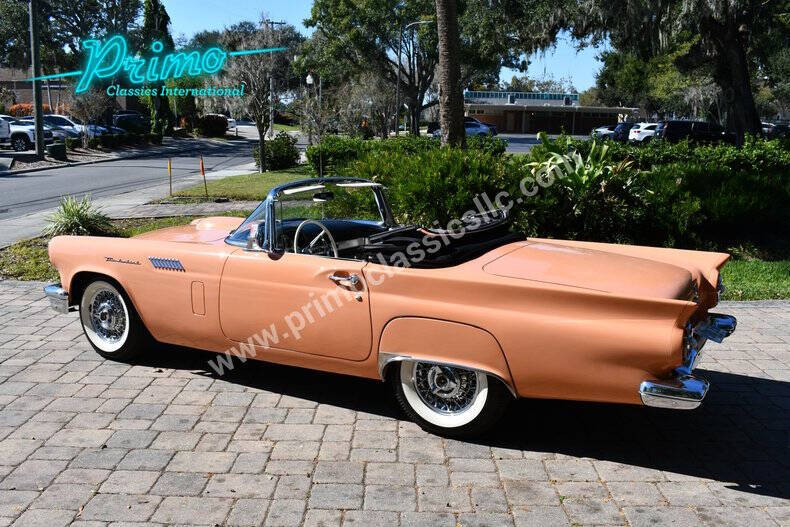 1957 Ford Thunderbird