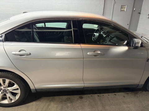 2010 Ford Taurus SEL