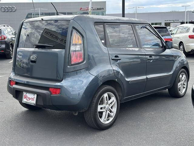 2011 Kia Soul +