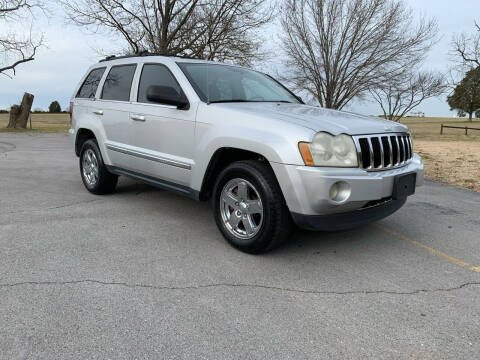 2005 Jeep Grand Cherokee for sale at TRAVIS AUTOMOTIVE in Corryton TN
