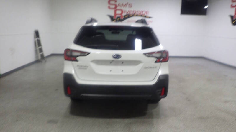 2022 Subaru Outback Premium