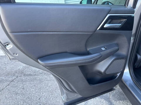 2023 Mitsubishi Outlander SE