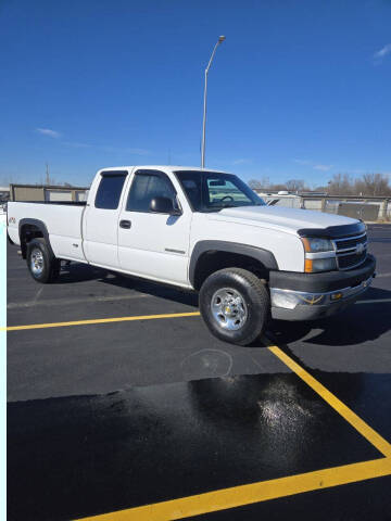 2005 Chevrolet Silverado 2500HD for sale at NEW 2 YOU AUTO SALES LLC in Waukesha WI
