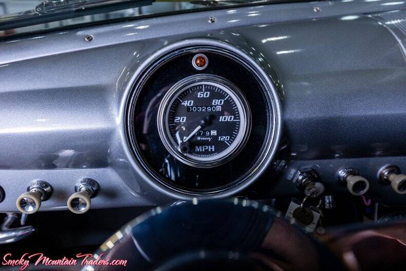 1950 Ford Custom Deluxe