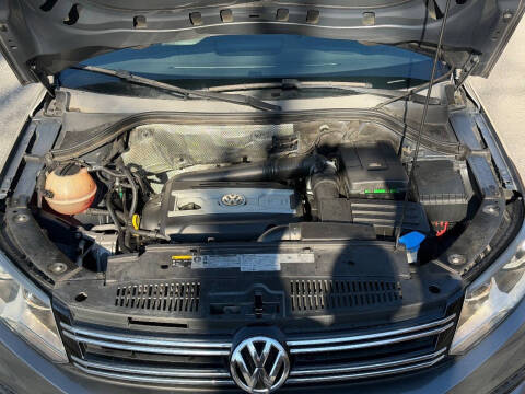 2015 Volkswagen Tiguan SE