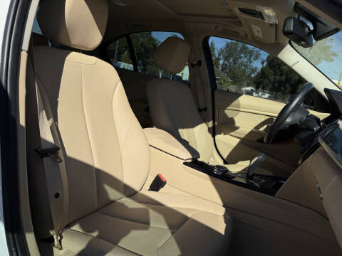 2016 BMW 3 Series 320i