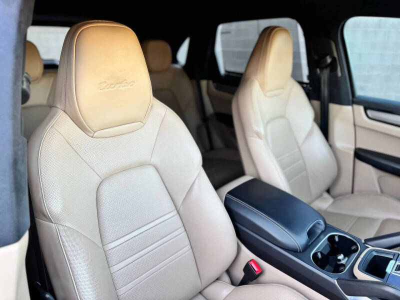 2021 Porsche Cayenne Turbo