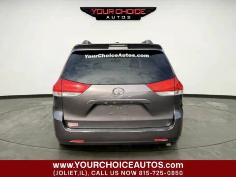 2013 Toyota Sienna LE 8-Passenger