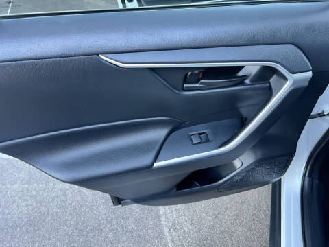 2019 Toyota RAV4 Hybrid LE