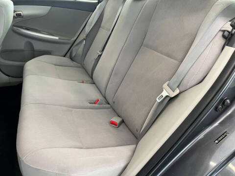 2011 Toyota Corolla LE