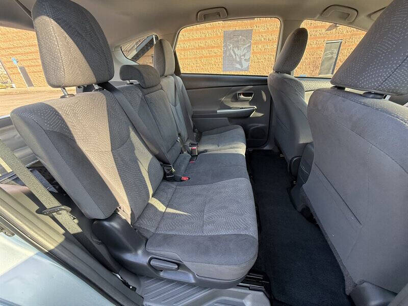 2014 Toyota Prius v Two