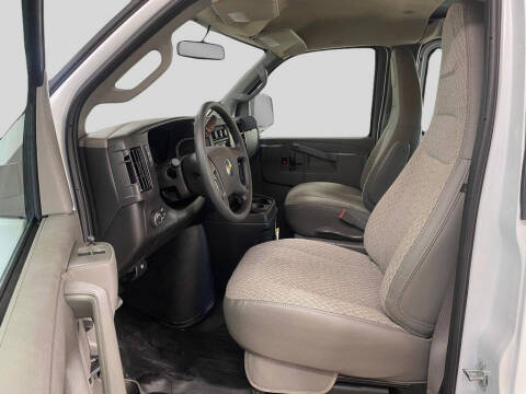 2025 Chevrolet Express 3500