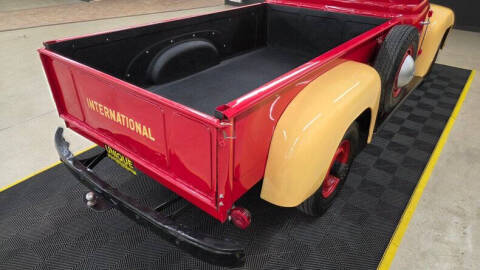 1953 International L-120 Series