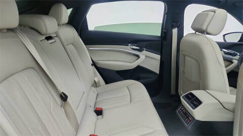 2024 Audi Q8 Sportback e-tron quattro Premium S line