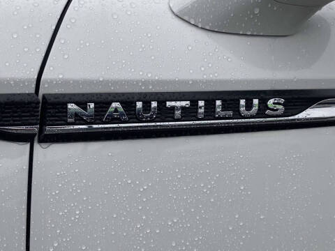 2022 Lincoln Nautilus Standard