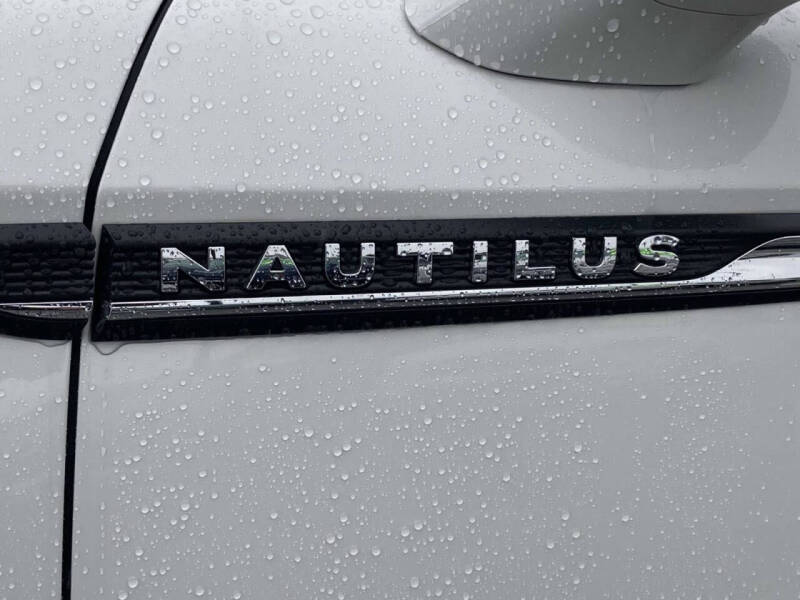 2022 Lincoln Nautilus Standard