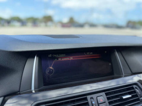 2015 BMW 5 Series 528i