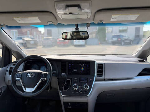 2017 Toyota Sienna