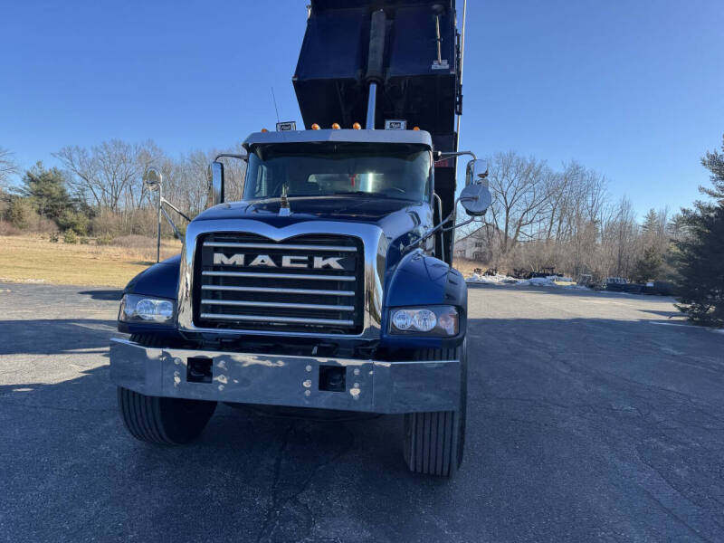 2018 Mack Gu713