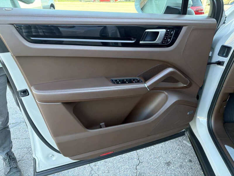 2021 Porsche Cayenne Coupe