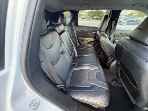 2022 Jeep Cherokee Latitude Lux