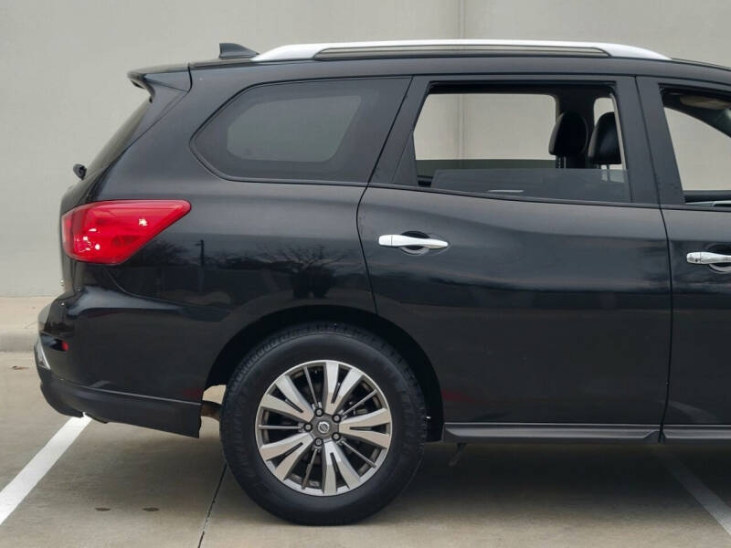 2019 Nissan Pathfinder SL