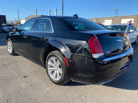 2017 Chrysler 300 Limited