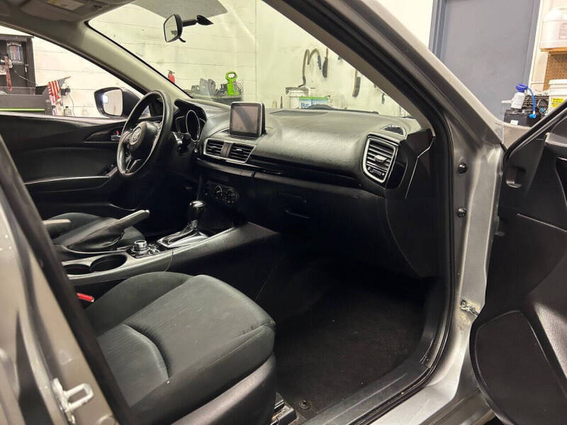 2015 Mazda MAZDA3 i Sport