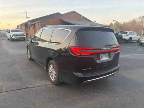 2024 Chrysler Pacifica Touring L