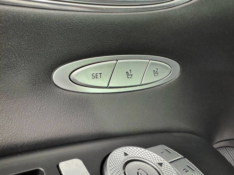 2023 Genesis GV70 2.5T Standard