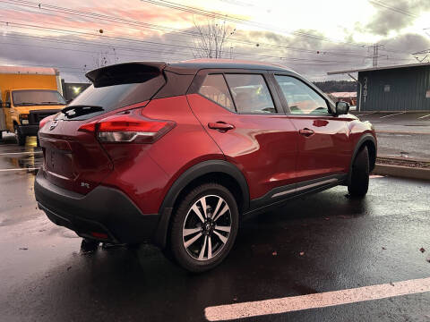 2019 Nissan Kicks SR