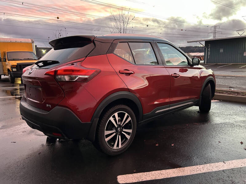 2019 Nissan Kicks SR