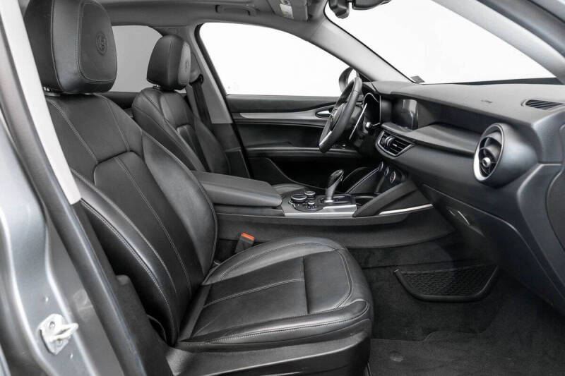 2018 Alfa Romeo Stelvio Sport