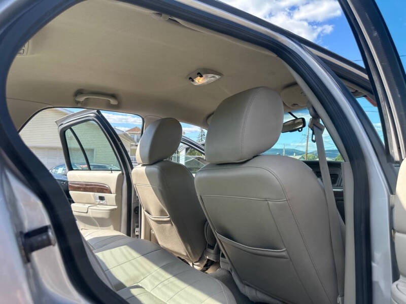 2011 Mercury Grand Marquis LS