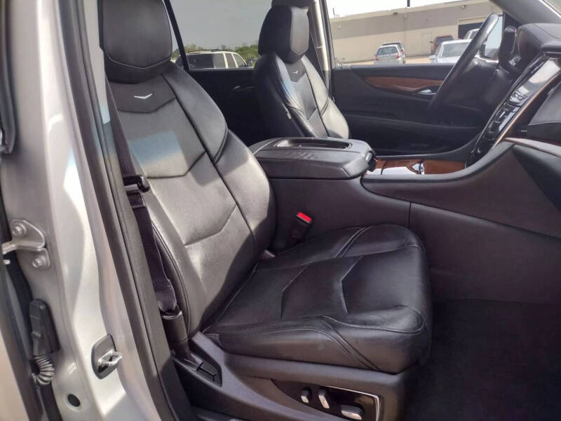 2016 Cadillac Escalade ESV Luxury Collection