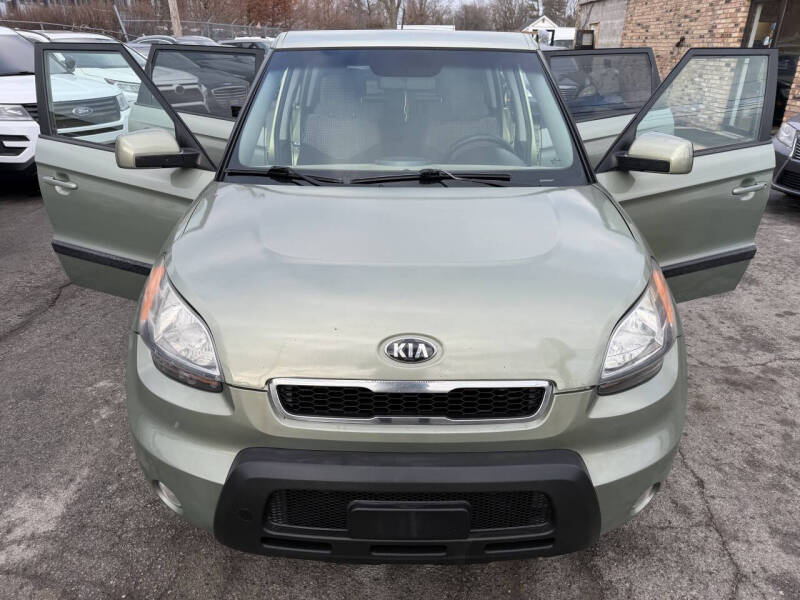 2011 Kia Soul +