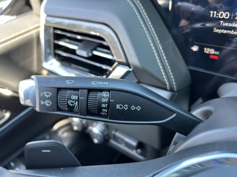 2025 GMC Yukon Elevation