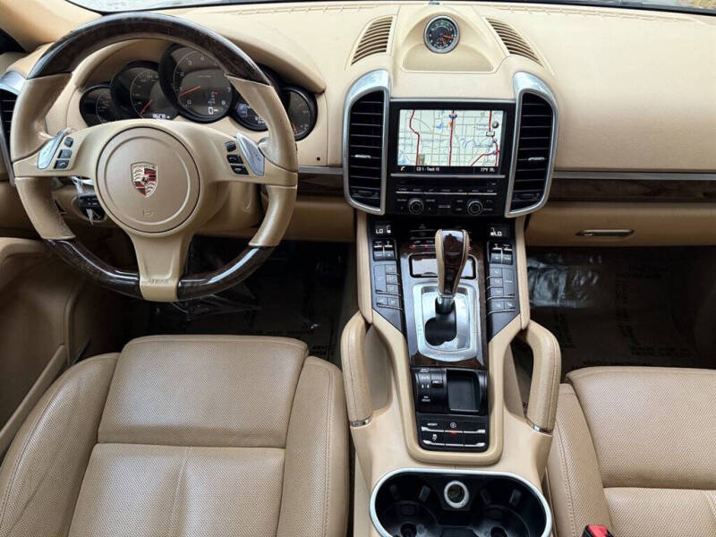 2014 Porsche Cayenne Platinum