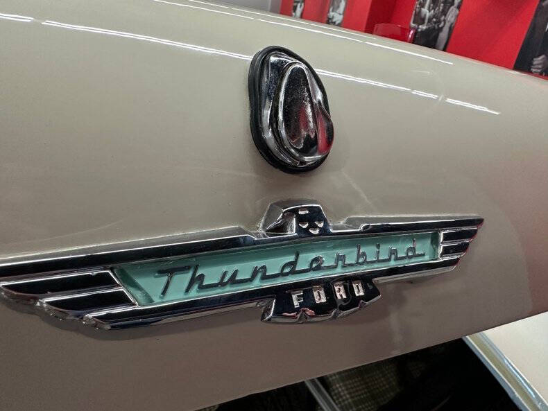 1957 Ford Thunderbird