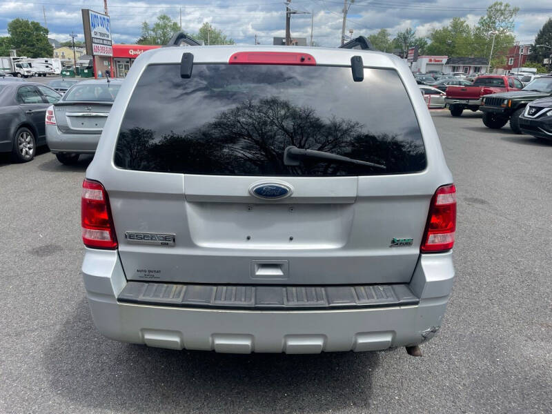 2010 Ford Escape XLT photo 6