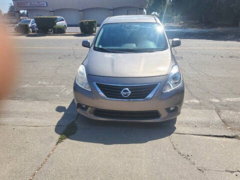 2013 Nissan Versa 1.6 SL
