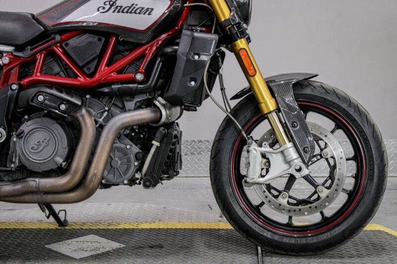 2022 Indian FTR R Carbon