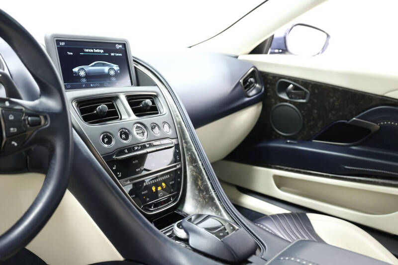 2019 Aston Martin DB11 V8