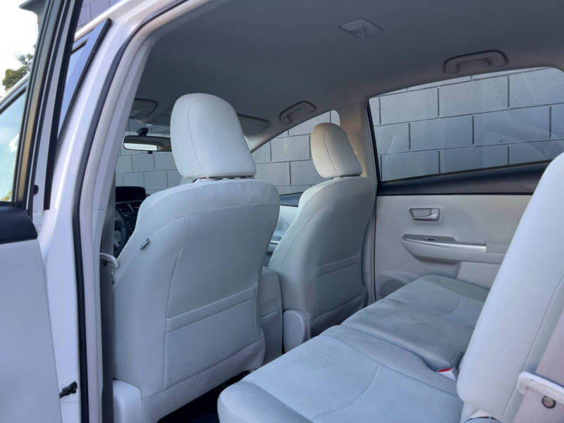 2014 Toyota Prius v Three