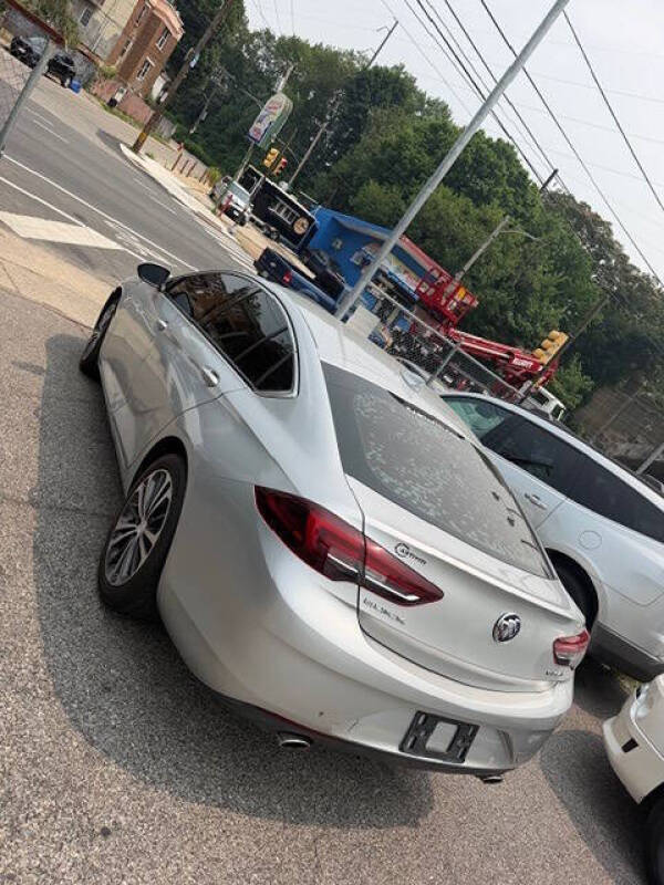 2018 Buick Regal Sportback Essence
